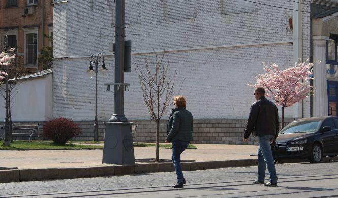 Як вінничани дотримуються карантину. Фоторепортаж з Соборної, фото №14 на сайті 20minut.ua