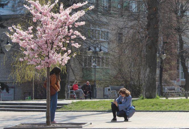 Як вінничани дотримуються карантину. Фоторепортаж з Соборної, фото №18 на сайті 20minut.ua