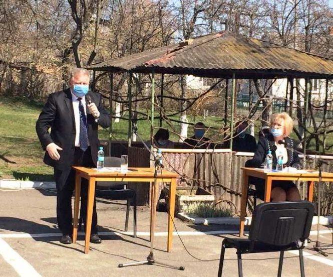 Новини Вінниці - фото з Сесія під вишнями.  Історичні фото з Теплика, де за посаду голови райради платять двом людям Сесія під вишнями.  Історичні фото з Теплика, де за посаду голови райради платять двом людям, фото №2 на сайті 20minut.ua