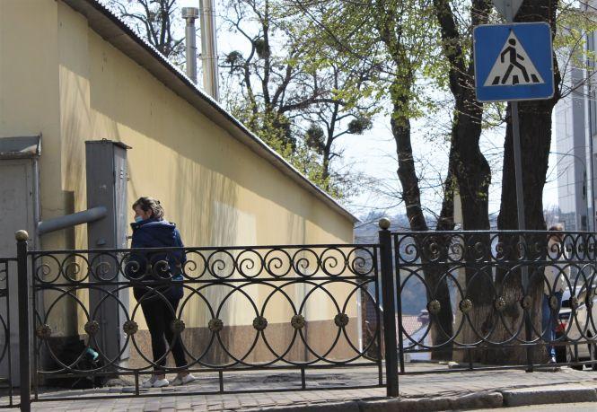 Як вінничани дотримуються карантину. Фоторепортаж з Соборної, фото №2 на сайті 20minut.ua