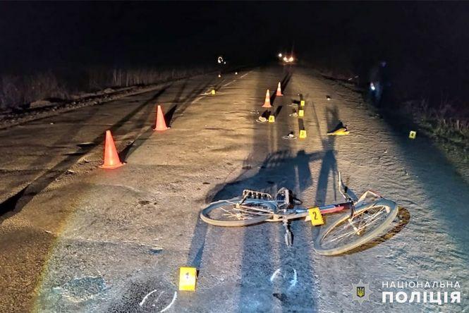 Смертельне зіткнення з вантажівкою та збиті велосипедисти: ДТП на Хмельниччині за вихідні, фото №3 на сайті vsim.ua