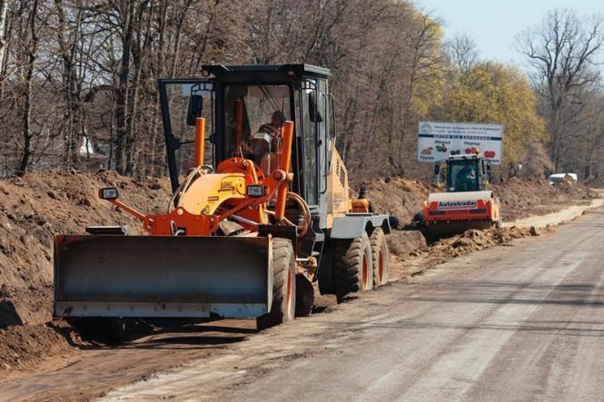 Новини Вінниці - фото з За Гайсином ремонтують дорогу. Водіїв попереджують про реверсний рух За Гайсином ремонтують дорогу. Водіїв попереджують про реверсний рух, фото №5 на сайті 20minut.ua