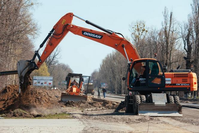 Новини Вінниці - фото з За Гайсином ремонтують дорогу. Водіїв попереджують про реверсний рух За Гайсином ремонтують дорогу. Водіїв попереджують про реверсний рух, фото №2 на сайті 20minut.ua