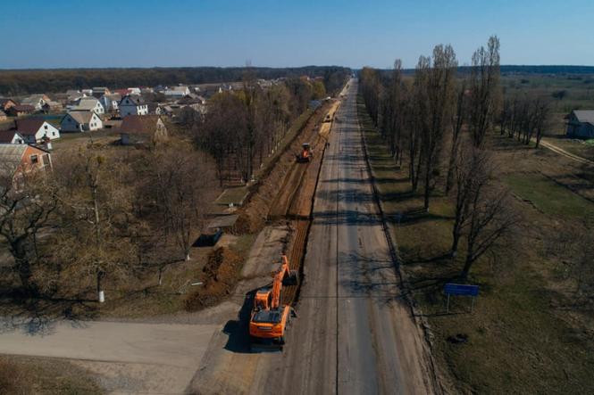 Новини Вінниці - фото з За Гайсином ремонтують дорогу. Водіїв попереджують про реверсний рух За Гайсином ремонтують дорогу. Водіїв попереджують про реверсний рух, фото №4 на сайті 20minut.ua