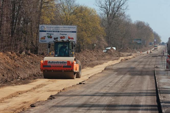 Новини Вінниці - фото з За Гайсином ремонтують дорогу. Водіїв попереджують про реверсний рух За Гайсином ремонтують дорогу. Водіїв попереджують про реверсний рух, фото №3 на сайті 20minut.ua
