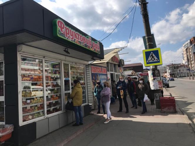 Як хмельничани “штурмують” магазини напередодні Великодня (ФОТО), фото №3 на сайті vsim.ua