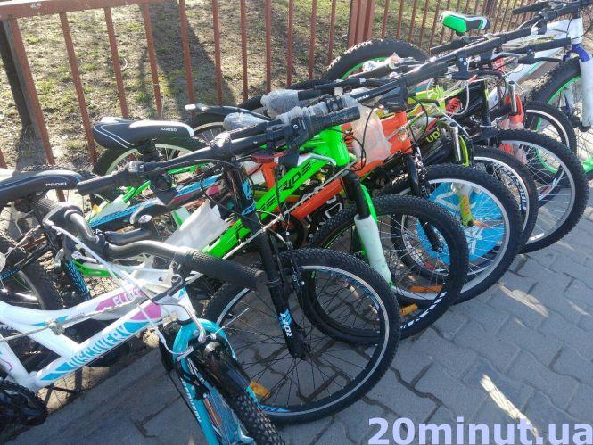 Новини Тернополя - фото з Пересіли на велосипеди: їх продають по 2 і по 120 тисяч. Де купити під час карантину Пересіли на велосипеди: їх продають по 2 і по 120 тисяч. Де купити під час карантину, фото №3 на сайті 20minut.ua