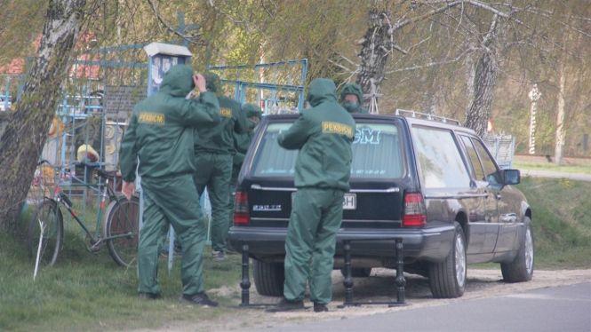 Новини Вінниці - фото з У Сальнику поховали першу померлу від коронавірусу. Як все було У Сальнику поховали першу померлу від коронавірусу. Як все було, фото №1 на сайті 20minut.ua