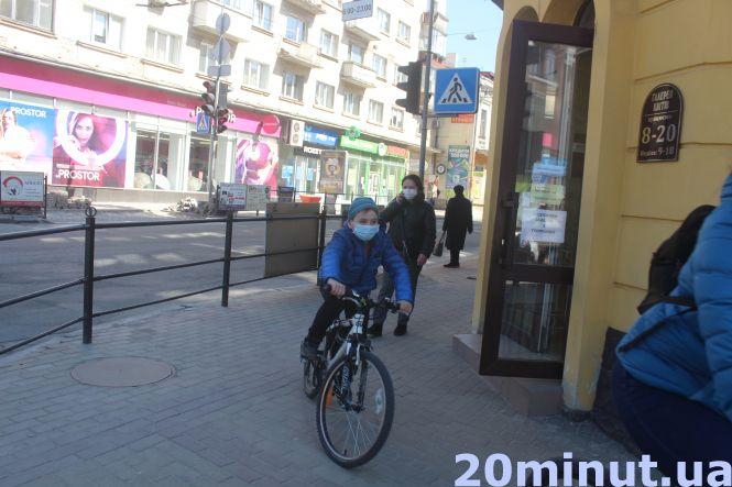Новини Тернополя - фото з Пересіли на велосипеди: їх продають по 2 і по 120 тисяч. Де купити під час карантину Пересіли на велосипеди: їх продають по 2 і по 120 тисяч. Де купити під час карантину, фото №1 на сайті 20minut.ua