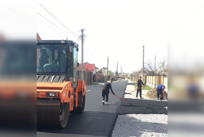 Жителі Пирогово самі побудували дорогу. Вийшло дешевше, ніж в складчину з містом