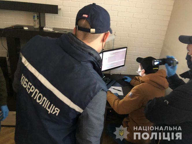 Новини Вінниці - фото з Студент з Вінниці зламував чужі акаунти та продавав їх на форумах Студент з Вінниці зламував чужі акаунти та продавав їх на форумах, фото №1 на сайті 20minut.ua