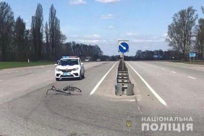 Біля Калинівки Renault збив велосипедиста. Потерпілий загинув, фото №1 на сайті 20minut.ua