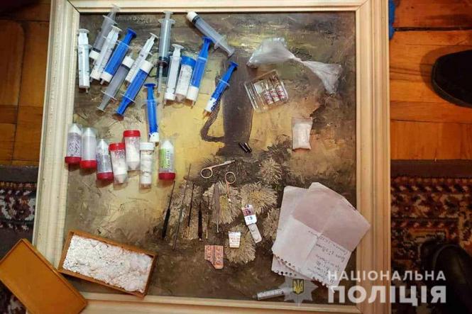 Новини Хмельницького - фото з Під прикриттям благодійників: у Хмельницькому розробили схему збуту наркотиків Під прикриттям благодійників: у Хмельницькому розробили схему збуту наркотиків, фото №3 на сайті vsim.ua