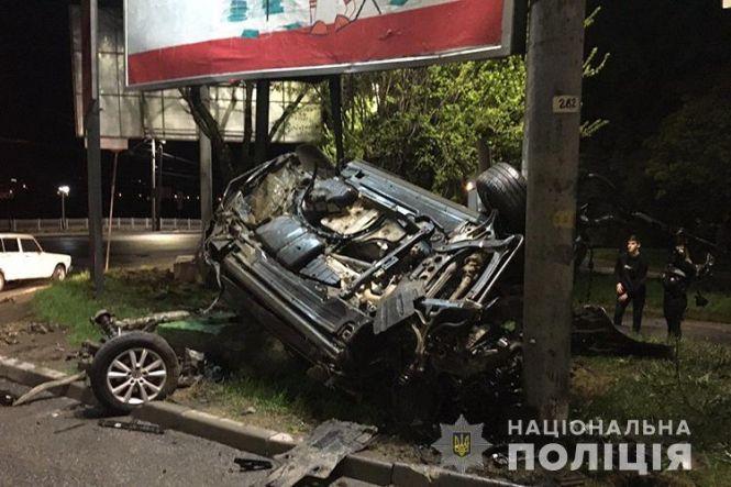Нічна ДТП на Мазепи: автомобіль перекинувся на дах. Водій в лікарні (ФОТО, ВІДЕО), фото №1 на сайті 20minut.ua