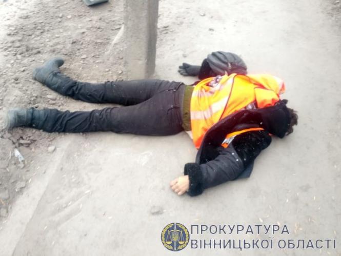 Новини Вінниці - фото з Рятувальник на «Toyota Land Cruiser» збив насмерть жінку. Йому оголосили підозру Рятувальник на «Toyota Land Cruiser» збив насмерть жінку. Йому оголосили підозру, фото №1 на сайті 20minut.ua