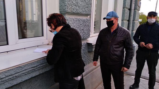 Підприємці ринків Житомира провели «голодний» мітинг протесту проти ігнорування їхніх прав та за відкриття закладів торгівлі, фото №6 на сайті 20minut.ua