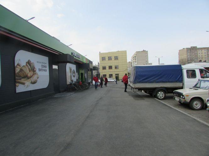 Новини Козятина - фото з Рейд містом: людні вулиці та черги біля магазинів Рейд містом: людні вулиці та черги біля магазинів, фото №8 на сайті 20minut.ua