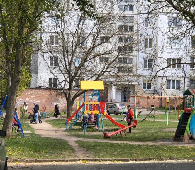 Новини Хмельницького - фото з Як виглядають дитячі майданчики в Хмельницькому під час карантину (ФОТО) Як виглядають дитячі майданчики в Хмельницькому під час карантину (ФОТО), фото №1 на сайті vsim.ua