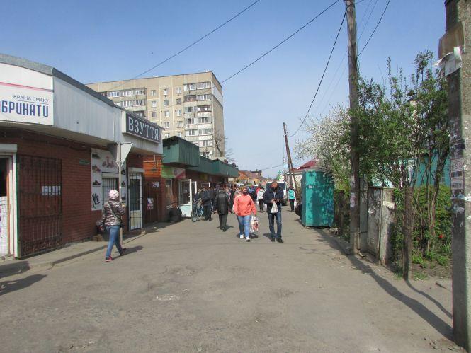 Новини Козятина - фото з Рейд містом: людні вулиці та черги біля магазинів Рейд містом: людні вулиці та черги біля магазинів, фото №5 на сайті 20minut.ua