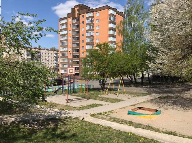 Новини Хмельницького - фото з Як виглядають дитячі майданчики в Хмельницькому під час карантину (ФОТО) Як виглядають дитячі майданчики в Хмельницькому під час карантину (ФОТО), фото №3 на сайті vsim.ua