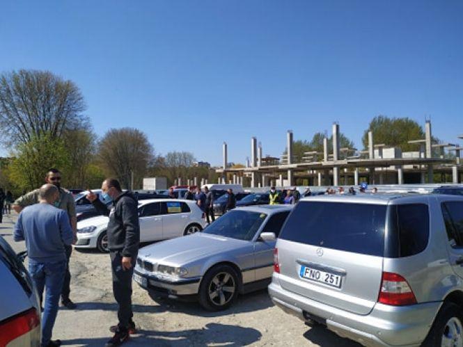 Новини Тернополя - фото з У Тернополі підприємці організували автопробіг, аби захистити малий та середній бізнес. Що вимагали? У Тернополі підприємці організували автопробіг, аби захистити малий та середній бізнес. Що вимагали?, фото №2 на сайті 20minut.ua