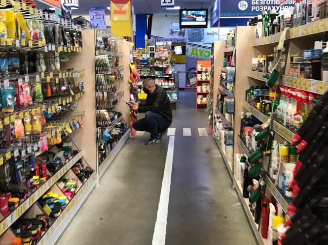 Натовпи та безкінечні черги: що відбувається в “Епіцентрі” під час карантину (ФОТО), фото №17 на сайті vsim.ua