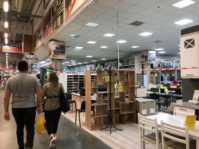 Натовпи та безкінечні черги: що відбувається в “Епіцентрі” під час карантину (ФОТО), фото №10 на сайті vsim.ua