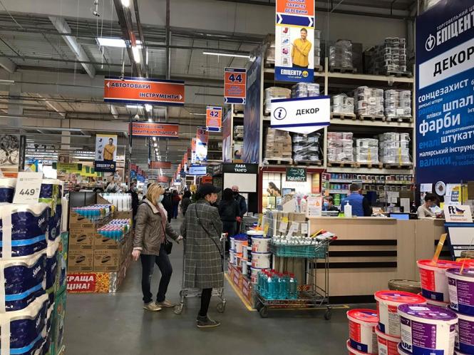 Натовпи та безкінечні черги: що відбувається в “Епіцентрі” під час карантину (ФОТО), фото №13 на сайті vsim.ua