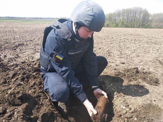 Біля Кашперівки знайшли більше двох десятків артснарядів, фото №1 на сайті 20minut.ua