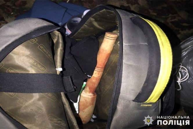 Грабіж замість побачення. У Хмельницькому затримали зловмисників, які нападали на іноземців, фото №1 на сайті vsim.ua