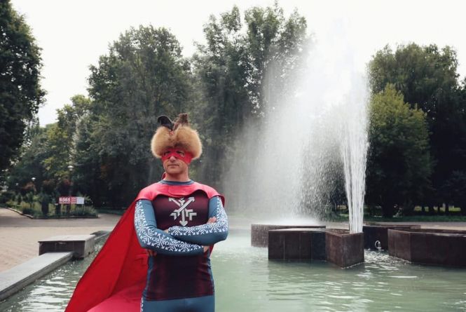 Що радить прочитати супергерой Хмельмен