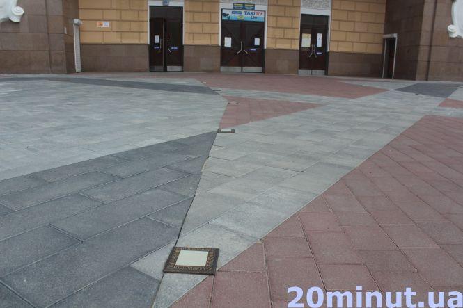 Новини Тернополя - фото з Велодоріжка, газон та нове освітлення: як виглядає оновлений Привокзальний майдан (ФОТОРЕПОРТАЖ) Велодоріжка, газон та нове освітлення: як виглядає оновлений Привокзальний майдан (ФОТОРЕПОРТАЖ), фото №7 на сайті 20minut.ua