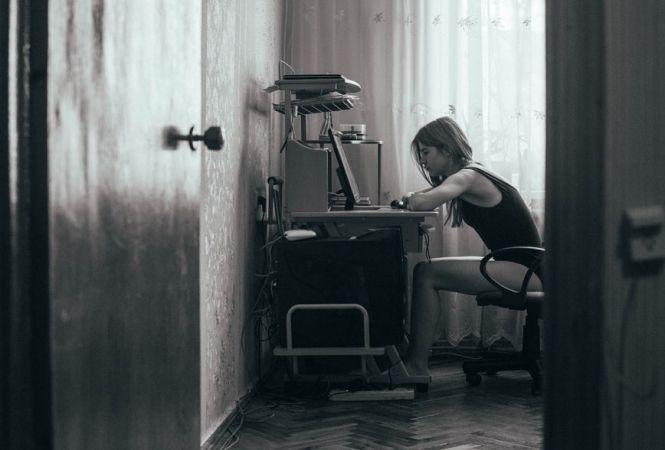 Тернополянка перемогла у міжнародному конкурсі з серією селфі про життя на карантині. ФОТО, фото №1 на сайті 20minut.ua