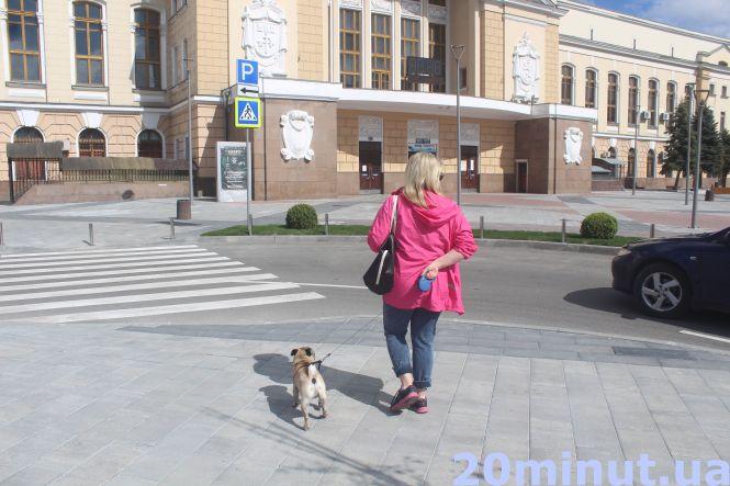 Новини Тернополя - фото з Велодоріжка, газон та нове освітлення: як виглядає оновлений Привокзальний майдан (ФОТОРЕПОРТАЖ) Велодоріжка, газон та нове освітлення: як виглядає оновлений Привокзальний майдан (ФОТОРЕПОРТАЖ), фото №12 на сайті 20minut.ua