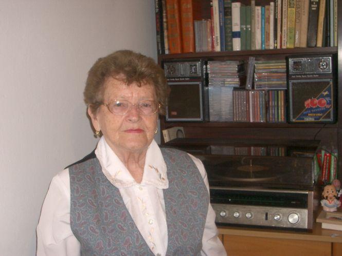 Новини Вінниці - фото з Сльози падали на екран телефону — з бабусею прощався онлайн. Про долю родини, скаліченою не тільки війною Сльози падали на екран телефону — з бабусею прощався онлайн. Про долю родини, скаліченою не тільки війною, фото №2 на сайті 20minut.ua