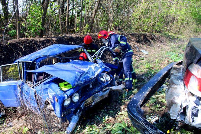 Новини Хмельницького - фото з ДТП у Хмельницькому районі. Один із водіїв загинув на місці (ФОТО, ВІДЕО) ДТП у Хмельницькому районі. Один із водіїв загинув на місці (ФОТО, ВІДЕО), фото №2 на сайті vsim.ua