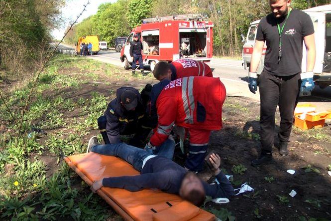 Новини Хмельницького - фото з ДТП у Хмельницькому районі. Один із водіїв загинув на місці (ФОТО, ВІДЕО) ДТП у Хмельницькому районі. Один із водіїв загинув на місці (ФОТО, ВІДЕО), фото №4 на сайті vsim.ua