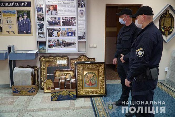 Новини Хмельницького - фото з Масштабна спецоперація: у хмельницького антиквара виявили крадених ікон на майже 2 мільйони доларів Масштабна спецоперація: у хмельницького антиквара виявили крадених ікон на майже 2 мільйони доларів, фото №5 на сайті vsim.ua