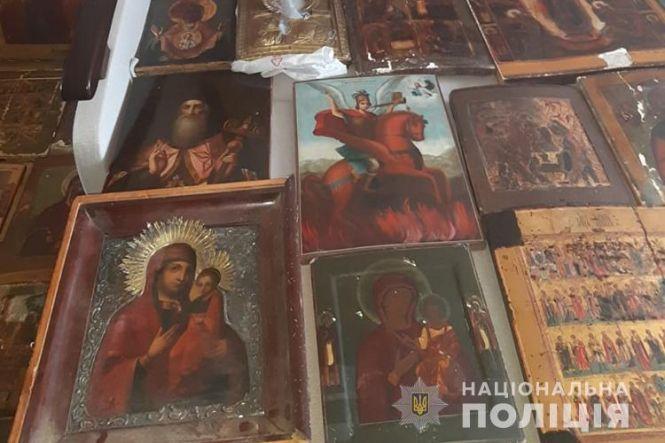 Новини Хмельницького - фото з Масштабна спецоперація: у хмельницького антиквара виявили крадених ікон на майже 2 мільйони доларів Масштабна спецоперація: у хмельницького антиквара виявили крадених ікон на майже 2 мільйони доларів, фото №3 на сайті vsim.ua