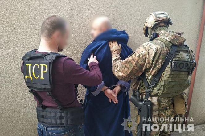 Новини Хмельницького - фото з Масштабна спецоперація: у хмельницького антиквара виявили крадених ікон на майже 2 мільйони доларів Масштабна спецоперація: у хмельницького антиквара виявили крадених ікон на майже 2 мільйони доларів, фото №1 на сайті vsim.ua