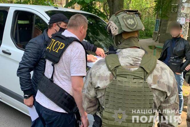 Новини Хмельницького - фото з Масштабна спецоперація: у хмельницького антиквара виявили крадених ікон на майже 2 мільйони доларів Масштабна спецоперація: у хмельницького антиквара виявили крадених ікон на майже 2 мільйони доларів, фото №8 на сайті vsim.ua