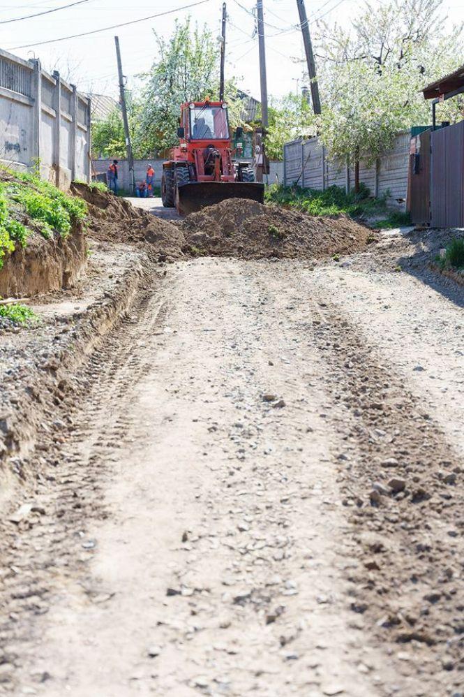 Новини Вінниці - фото з Карантин став на заваді, але у Вінниці продовжують асфальтувати вулиці Карантин став на заваді, але у Вінниці продовжують асфальтувати вулиці, фото №1 на сайті 20minut.ua
