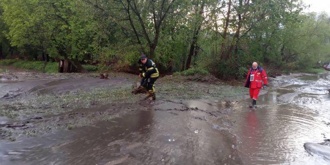 Новини Вінниці - фото з «Його тіло несло в річку Рось». Під час зливи трагічно загинув чоловік «Його тіло несло в річку Рось». Під час зливи трагічно загинув чоловік, фото №4 на сайті 20minut.ua