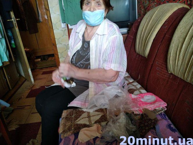 "Ізольована від світу": історія 82-річної бабусі, яка боїться вийти з дому, бо не має маски. ВІДЕО, фото №5 на сайті 20minut.ua