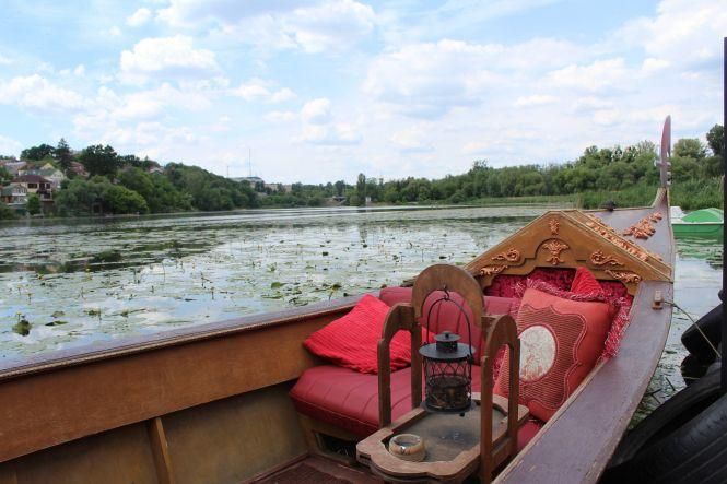 Новини Вінниці - фото з Гондолу «Джульєтту» спустили на воду. Скільки цьогоріч коштуватиме плавання Гондолу «Джульєтту» спустили на воду. Скільки цьогоріч коштуватиме плавання, фото №2 на сайті 20minut.ua