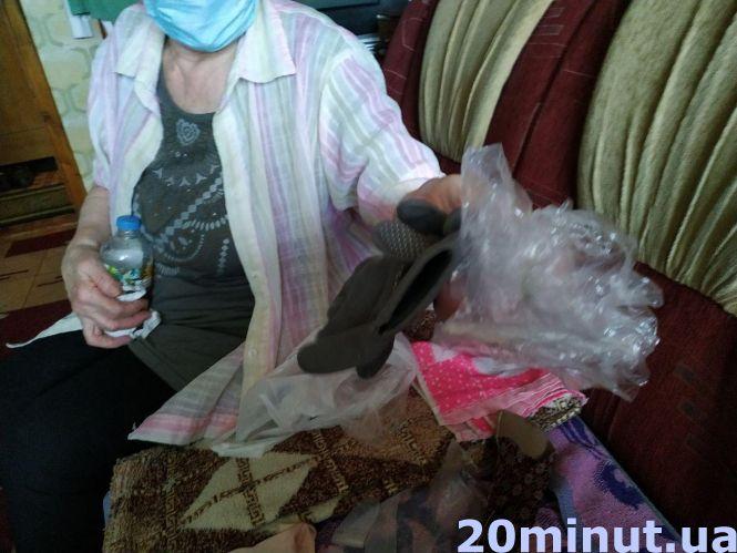 "Ізольована від світу": історія 82-річної бабусі, яка боїться вийти з дому, бо не має маски. ВІДЕО, фото №3 на сайті 20minut.ua