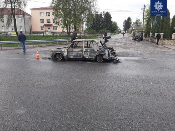ДТП в Озерній: від удару загорівся газовий балон і спалахнув весь автомобіль (ФОТО), фото №4 на сайті 20minut.ua