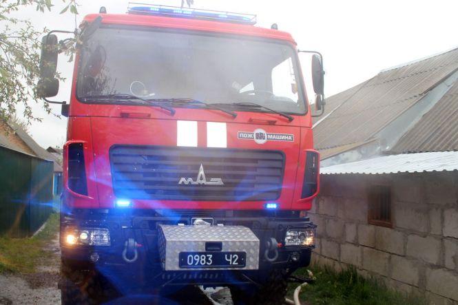 Новини Хмельницького - фото з У Хмельницькому районі сталася пожежа в гаражному масиві (ФОТО) У Хмельницькому районі сталася пожежа в гаражному масиві (ФОТО), фото №1 на сайті vsim.ua