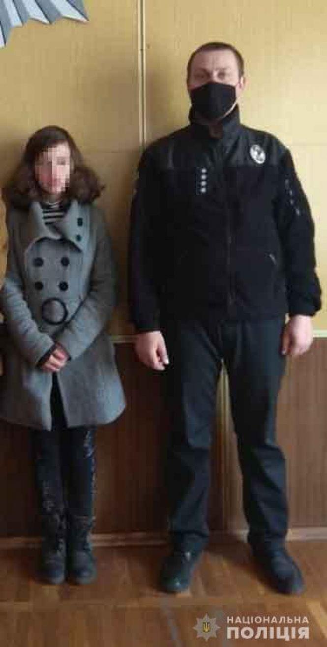 Новини Вінниці - фото з Поїхала до товариша і йшла з ним пішки до Вінниці. Знайшли 14-річну втікачку Поїхала до товариша і йшла з ним пішки до Вінниці. Знайшли 14-річну втікачку, фото №1 на сайті 20minut.ua