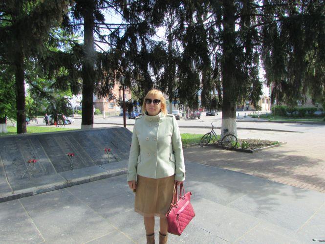 День Перемоги у Козятині пройшов без урочистостей, але з квітами, фото №5 на сайті 20minut.ua